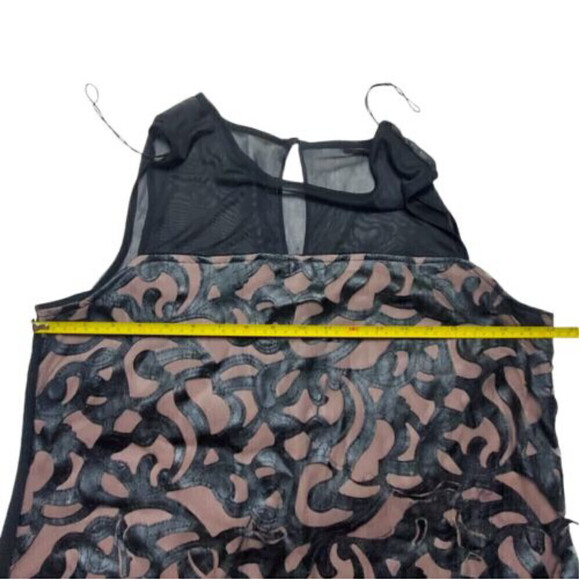 Laura Canada Shift Dress With Cutout Faux Leather Lace Pattern - Picture 7 of 9